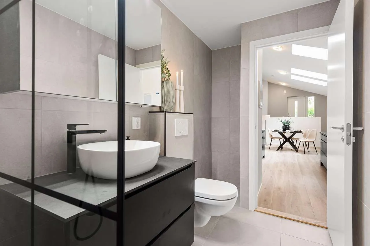 Top Small Bathroom Ideas to Maximize Space and Style